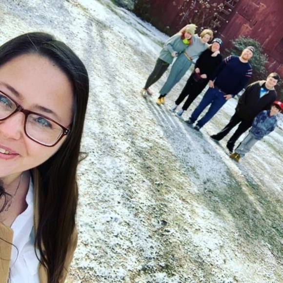 Meet your Posher, Jennifer - Picture 1 of 1